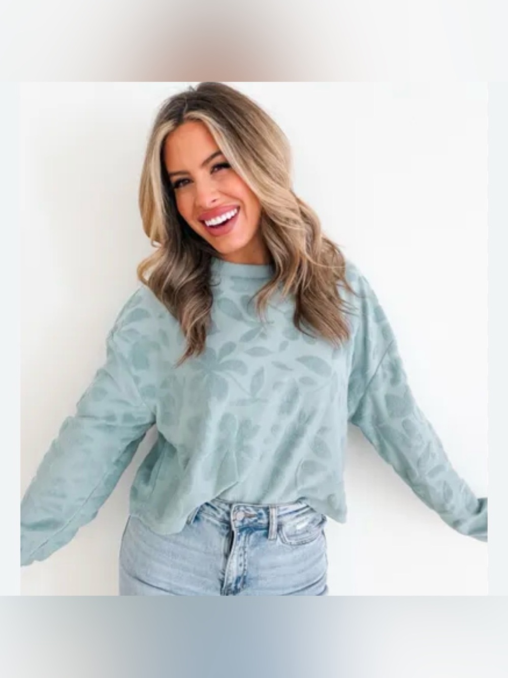 Hem & Thread Floral Textured Terry Crop Sweatshirt NWT Sage Green Medium